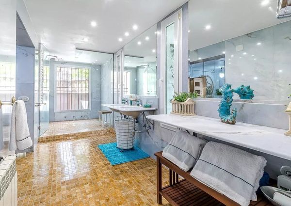 Majadahonda, Community of Madrid 28221