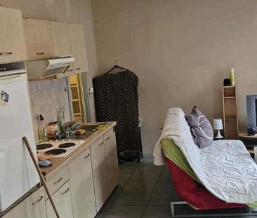Appartement te huur in Charleroi voor € 690 met 1 slaapkamer - Photo 3