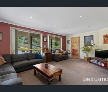 Spacious Four-Bedroom Home in Cambridge - Photo 1