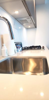 $2,550 / 1br – 517ft2 – Conveniently located right in the heart of Metrotown (R0051) - Photo 1