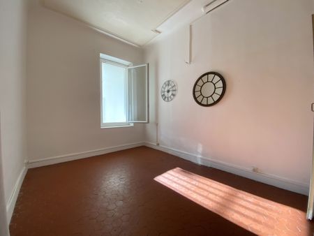 Location Appartement 2 pièces 51m² MARSEILLE 13ème - Photo 4