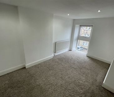 Clare Hall, Halifax, HX1 - Photo 4