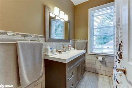 For Lease - 22 Queen Street, Innisfil, Ontario - Photo 5