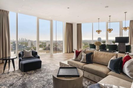 An exceptional Duplex Penthouse apartment in Chelsea Creek Tower. - Photo 5