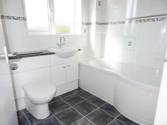 1 bedroom end of terrace house to rent - Photo 1