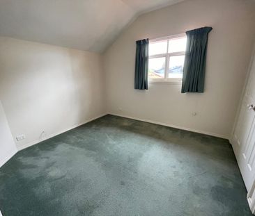 Everything at Your Doorstep! - Photo 5