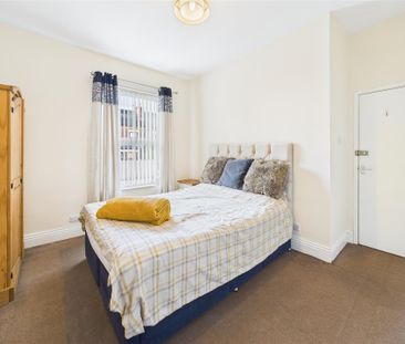 1 bedroom House share to rent - Photo 5