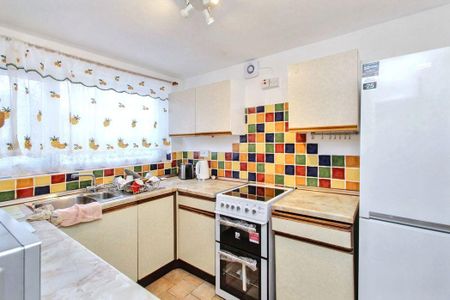 4 bed terraced house to rent in NE4 - Photo 4