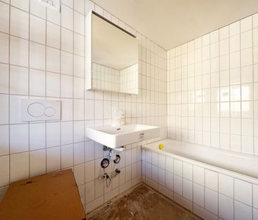 Nicht alltägliche 4.5 Zimmerwohnung / 1. Obergeschoss - Photo 3