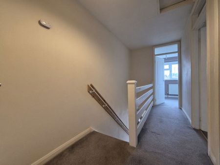 Fieldfare Road, Stourbridge, DY9 - Photo 2