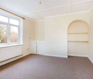 A three bedroom cottage with views of the surrounding countryside. - Photo 3
