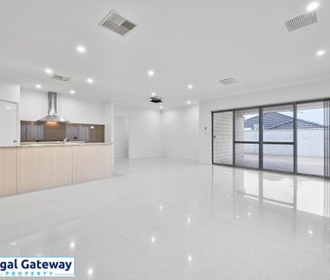 8 Chile Way, AUBIN GROVE WA 6164 - Photo 4