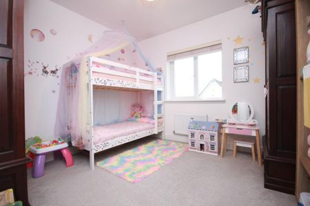 4 bedroom detached house to rent - Photo 4