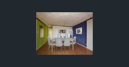 It's All About Location - This Unit is Seconds to Indro Shopping Mall, Yet Quiet & Spacious - Bright and Airy with Good Security & Located on Level 1. - Photo 3