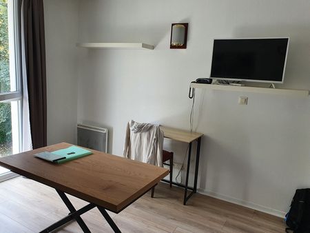 HAUT d'IDRON, Au Calme, Studio Meublé en Résidence récente avec climatisation et parking privé, - Photo 5