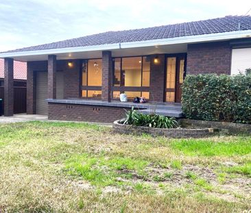 Spacious Family Home with Character and Charm - Photo 5