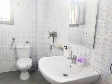 Carrer Miguel Hernández, Paterna, Valencian Community 46980 - Photo 2