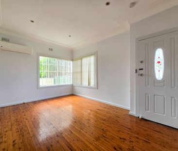 In the Heart of Town - Photo 5