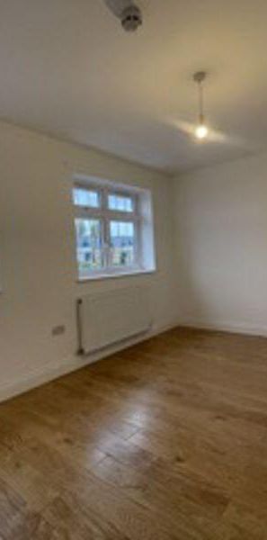 6 bedroom semi-detached house to rent - Photo 1