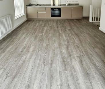 2 bedroom semi-detached house to rent - Photo 4