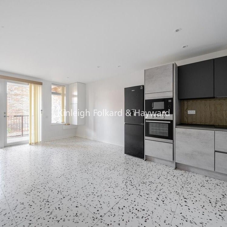 Commonside East, Mitcham CR4 - Photo 1