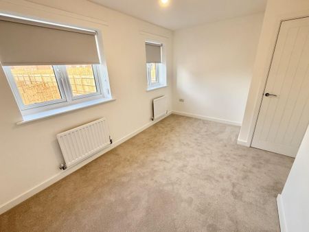 2 bedroom mews to rent - Photo 3