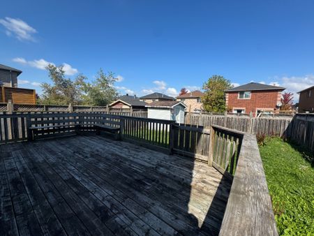 For Lease - 120 Nathan Crescent, Barrie, Ontario - Photo 4