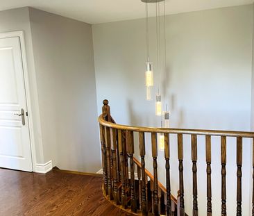 For Lease - 2418 Wasaga Drive, Oakville, Ontario - Photo 3