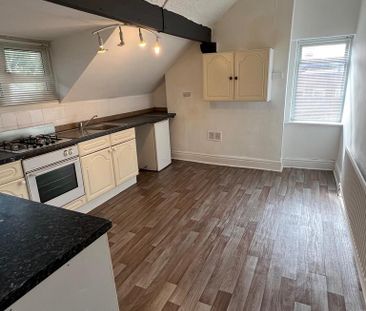 3 bedroom flat to rent - Photo 2