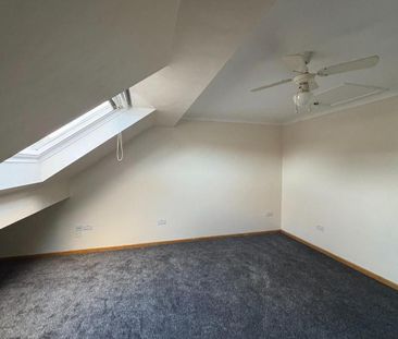 1 bedroom semi-detached house to rent - Photo 2