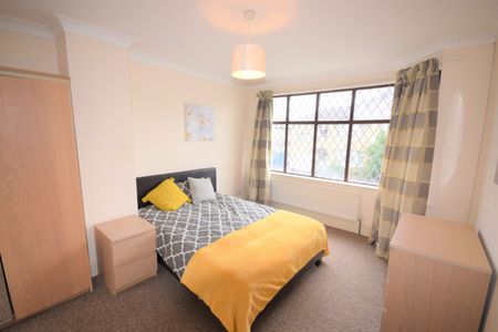 6 Bedroom Property - Filton - Photo 5