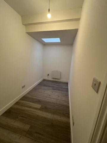 3 bedroom flat to rent - Photo 3