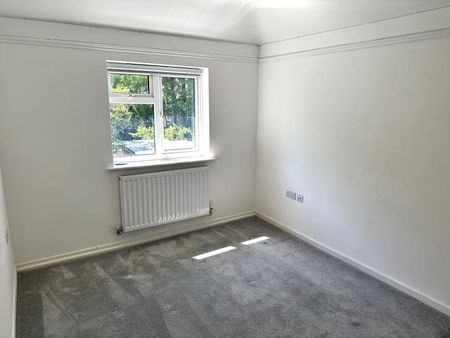 Ardmore Avenue, Guildford - 3 bedrooms Property for lettings - Seymours - Photo 4