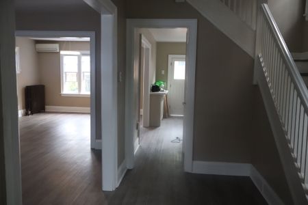 For Lease - 207 Oakwood Avenue, Toronto, Ontario - Photo 2