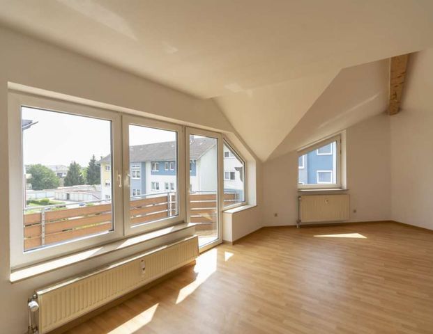 Toller Blick: 3-Zimmer-Dachgeschosswohnung mit Balkon - Foto 1