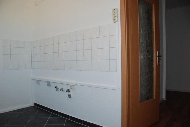 Sofort verfügbare 2-Raum-Wohnung mit Einbauküche - Foto 1