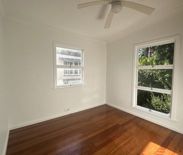 Charming 2-Bedroom Unit in Peaceful Upper Mount Gravatt Location - Photo 2