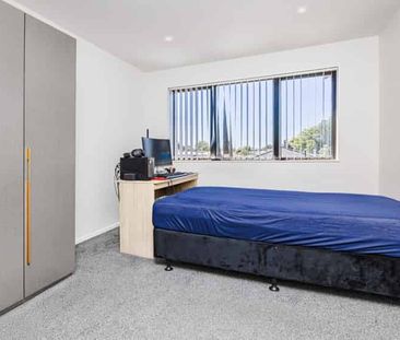 3 Bedroom Modern Town house - Photo 3