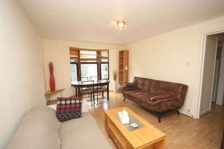 2 bedroom flat to rent - Photo 2