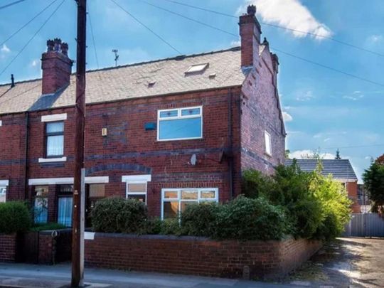 4 bedroom house of multiple occupation to rent - Photo 1