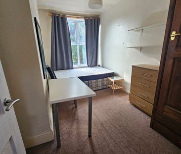 6 Bed - 2 Langdale Terrace, Headingley, Leeds - LS6 3DY - Student - Photo 4