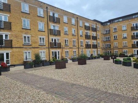 Ovaltine Court, Ovaltine Drive, Kings Langley, Hertfordshire, WD4 - Photo 4