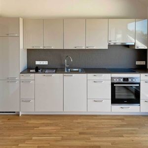 Dach­ge­schoß­woh­nung mit Weit­blick in Eugen­dorf - Photo 2