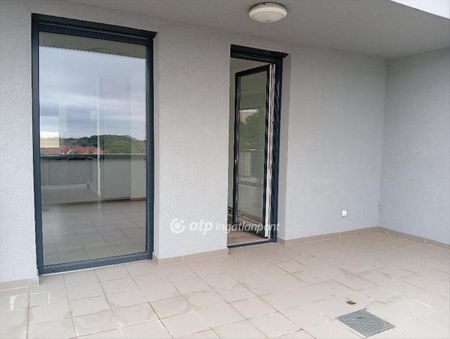 Kiadó újszerű állapotú lakás - Veszprém - Fotó 2