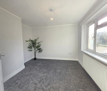 Three bed semi detached - Photo 2