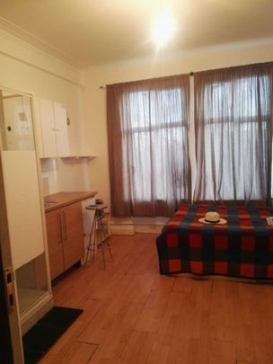 Studio Flat, Eagle Lodge, NW11 - Photo 1