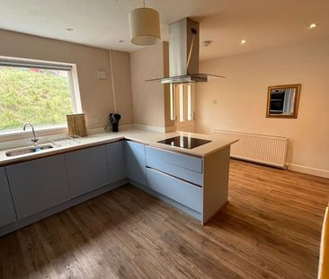 3 Bed Semi-Detached House, The Glades, BS5 - Photo 4