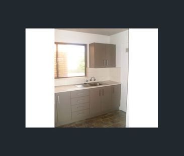 FANTASTIC LOCATION - Photo 3