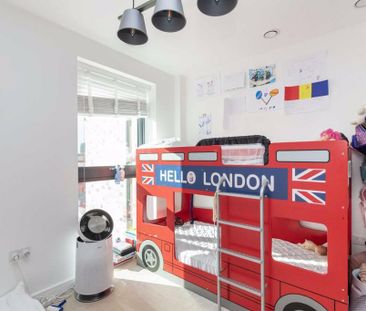 3 bedroom flat to rent - Photo 6