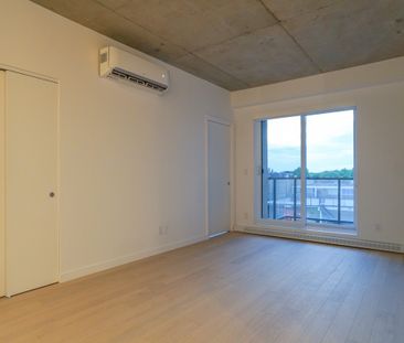3155 Avenue Parkville, #322 - Photo 2